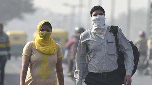Currently the air quality is in the poor category but authorities have predicted that it would reach the ‘very poor’ category in the next couple of days.(HT File Photo) Currently the air quality is in the poor category but authorities have predicted that it would reach the ‘very poor’ category in the next couple of days.(HT File Photo)