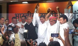 Analysts say Manvendra Singh’s entry will give the Congress a hold among the Rajput community that has generally stayed away from it.(HT Photo) Analysts say Manvendra Singh’s entry will give the Congress a hold among the Rajput community that has generally stayed away from it.(HT Photo)