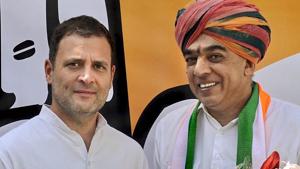 Rahul Gandhi with BJP MLA Manvendra Singh who joined the Congress in New Delhi, Wednesday, Oct 17, 2018.(PTI) Rahul Gandhi with BJP MLA Manvendra Singh who joined the Congress in New Delhi, Wednesday, Oct 17, 2018.(PTI)