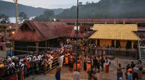 Devotees wait in queues inside the premises of the Sabarimala temple in Pathanamthitta district in Kerala, India, October 18, 2018.(REUTERS) Devotees wait in queues inside the premises of the Sabarimala temple in Pathanamthitta district in Kerala, India, October 18, 2018.(REUTERS)