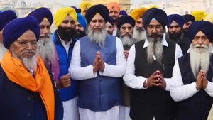 SGPC spokesperson and secretary Diljit Singh Bedi said Longowal had received Giani Gurbachan Singh’s resignation letter wherein he wished to be relieved from the post citing old age and health issues.(Sameer Sehgal/HT) SGPC spokesperson and secretary Diljit Singh Bedi said Longowal had received Giani Gurbachan Singh’s resignation letter wherein he wished to be relieved from the post citing old age and health issues.(Sameer Sehgal/HT)