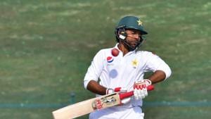 Sarfraz was on 33 in Pakistan’s second innings on Wednesday in Abu Dhabi when a Peter Siddle bouncer struck his helmet.(AFP) Sarfraz was on 33 in Pakistan’s second innings on Wednesday in Abu Dhabi when a Peter Siddle bouncer struck his helmet.(AFP)