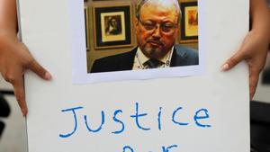 An Indonesian journalist holds a placard during a protest over the disappearance of Saudi journalist Jamal Khashoggi in front of the Saudi Arabia embassy in Jakarta, Indonesia on October 19.(REUTERS) An Indonesian journalist holds a placard during a protest over the disappearance of Saudi journalist Jamal Khashoggi in front of the Saudi Arabia embassy in Jakarta, Indonesia on October 19.(REUTERS)