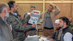 The Congress won two prominent municipal councils of Kashmir, while most of the independent candidates bagged seats in Srinagar Municipal Corporation.(PTI) The Congress won two prominent municipal councils of Kashmir, while most of the independent candidates bagged seats in Srinagar Municipal Corporation.(PTI)