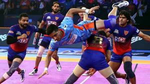Naveen Kumar scored 11 raid points for Dabang Delhi whereas Ravinder Pahal contributed four tackle points(Pro Kabaddi) Naveen Kumar scored 11 raid points for Dabang Delhi whereas Ravinder Pahal contributed four tackle points(Pro Kabaddi)