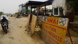 Maharashtra and Gujarat are among the worst performing states when it comes to executing highway projects under the hybrid model, with 50% of projects stuck in both the states.(Kartik Wahie/HT File Photo) Maharashtra and Gujarat are among the worst performing states when it comes to executing highway projects under the hybrid model, with 50% of projects stuck in both the states.(Kartik Wahie/HT File Photo)