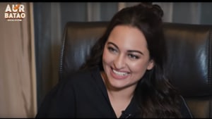 <p>Sonakshi Sinha, Jassi Gill and Diana Penty - lead stars of Happy Phir Bhaag Jaayegi - get happy with RJ Stutee on Hindustan Times' Aur Batao. This is not your regular photoshopped chat show this, but makes hanging out with celebs a whole different (and fun) ballgame. Using her trademark wit and humour, RJ Stutee gets your favourite stars to laugh, share and confess... They not just talk about their next movie, but also tell RJ Stutee about what makes them tick, who makes them tick, and why they get ticked off... So get set for the most happening and whacky star answers only on Aur Batao with RJ Stutee.</p>