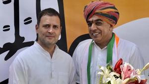 BJP Rajasthan MLA Manvendra Singh with Congress president Rahul Gandhi after joining the Congress last week (File photo)(HT Photo) BJP Rajasthan MLA Manvendra Singh with Congress president Rahul Gandhi after joining the Congress last week (File photo)(HT Photo)