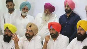 Khaira’s salvo came hours after AAP leadership and dissident camp had agreed that the two sides will not criticise or speak against each other in public.(HT File) Khaira’s salvo came hours after AAP leadership and dissident camp had agreed that the two sides will not criticise or speak against each other in public.(HT File)