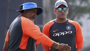 India's Mahendra Singh Dhoni, right, listens to bowling coach Bharat Arun during a practice session.(AP) India's Mahendra Singh Dhoni, right, listens to bowling coach Bharat Arun during a practice session.(AP)