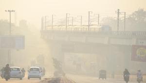 Heavy smog in Patel Nagar, New Delhi on Sunday.(Sanchit Khanna/HT Photo) Heavy smog in Patel Nagar, New Delhi on Sunday.(Sanchit Khanna/HT Photo)