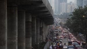 Traffic jam at Western Express Highway due to under construction work of Mumbai Metro in Mumbai(HT Photo) Traffic jam at Western Express Highway due to under construction work of Mumbai Metro in Mumbai(HT Photo)