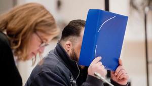 Former nurse Niels Hoegel, accused of killing more than 100 patients in his care, arrives with his lawyer Ulrike Baumann, in the courtroom, on October 2018 in Oldenburg, Germany.(AFP Photo) Former nurse Niels Hoegel, accused of killing more than 100 patients in his care, arrives with his lawyer Ulrike Baumann, in the courtroom, on October 2018 in Oldenburg, Germany.(AFP Photo)