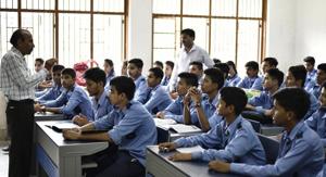 Teachers of government schools in Delhiare demanding safety and security at schools and have announced they will go on ‘indefinite strike’ from November 20.(HT File / Representational Photo) Teachers of government schools in Delhiare demanding safety and security at schools and have announced they will go on ‘indefinite strike’ from November 20.(HT File / Representational Photo)