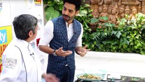 Chef Veena Arora with Bollywood actor Aparshakti Khurana at the HT City Culinary Fest.(HT) Chef Veena Arora with Bollywood actor Aparshakti Khurana at the HT City Culinary Fest.(HT)