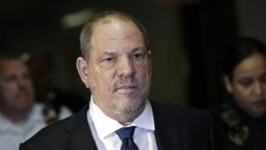 Harvey Weinstein enters State Supreme Court in New York.(AP) Harvey Weinstein enters State Supreme Court in New York.(AP)