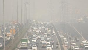 Vehicles move through Delhi- Gurugram Expressway amid dense smog and with increasing air pollution, in Gurugram, on Monday, October 29, 2018.(Yogendra Kumar/HT PHOTO) Vehicles move through Delhi- Gurugram Expressway amid dense smog and with increasing air pollution, in Gurugram, on Monday, October 29, 2018.(Yogendra Kumar/HT PHOTO)