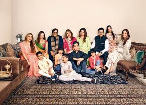 (Clockwise from left) Malaika Khan, Sussanne Khan, Sanjay Khan, Zarine Khan, Simone Arora, Zayed Khan, Fizaa Ali, Farah Khan Ali, Hrehaan Roshan, Azaan Ali, Aariz Khan, Hridhaan Roshan and Zidaan Khan; Make-up and hair by Rashmi Shastri(Prabhat Shetty) (Clockwise from left) Malaika Khan, Sussanne Khan, Sanjay Khan, Zarine Khan, Simone Arora, Zayed Khan, Fizaa Ali, Farah Khan Ali, Hrehaan Roshan, Azaan Ali, Aariz Khan, Hridhaan Roshan and Zidaan Khan; Make-up and hair by Rashmi Shastri(Prabhat Shetty)