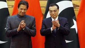 Pakistani Prime Minister Imran Khan with Chinese Premier Li Keqiang in Beijing on Saturday.(AP) Pakistani Prime Minister Imran Khan with Chinese Premier Li Keqiang in Beijing on Saturday.(AP)
