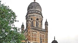 The Maharashtra government will hand over 38.85 hectares to the BMC to set up a new dumping ground in Ambernath.(HT File Photo) The Maharashtra government will hand over 38.85 hectares to the BMC to set up a new dumping ground in Ambernath.(HT File Photo)