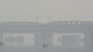 The concentration of some of these toxic metals such as barium has been found to shoot up by at least nine times above the safe standards a day after Diwali. The roads are covered with a white layer of aluminium dust.(HT File Photo) The concentration of some of these toxic metals such as barium has been found to shoot up by at least nine times above the safe standards a day after Diwali. The roads are covered with a white layer of aluminium dust.(HT File Photo)