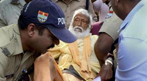 Former IIT professor GD Agarwal, also known as Swami Gyan Swaroop Sanand, died on October 11 due to starvation following 109 days of hunger strike. His body, according to his wish, was donated to AIIMS Rishikesh.(PTI/File Photo) Former IIT professor GD Agarwal, also known as Swami Gyan Swaroop Sanand, died on October 11 due to starvation following 109 days of hunger strike. His body, according to his wish, was donated to AIIMS Rishikesh.(PTI/File Photo)