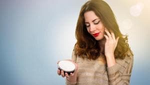 During this season, it is very easy for the skin to get dehydrated. To prevent that, ensure you generously use the moisturiser.(Shutterstock) During this season, it is very easy for the skin to get dehydrated. To prevent that, ensure you generously use the moisturiser.(Shutterstock)