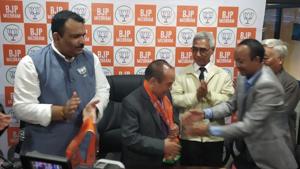 Mizoram Speaker Hiphei joins BJP.(ANI/Twitter) Mizoram Speaker Hiphei joins BJP.(ANI/Twitter)