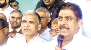 INLD leader and general secretary Ajay Singh Chautala addressing workers in Jhajjar district Tuesday, November 6, 2018.(Manoj Dhaka / HT Photo) INLD leader and general secretary Ajay Singh Chautala addressing workers in Jhajjar district Tuesday, November 6, 2018.(Manoj Dhaka / HT Photo)