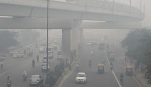 Heavy and medium goods vehicles will be banned from Delhi roads for three days starting 11 pm tonight, the Delhi government said on Thursday after air quality in the national capital deteriorated sharply post-Diwali.(AFP) Heavy and medium goods vehicles will be banned from Delhi roads for three days starting 11 pm tonight, the Delhi government said on Thursday after air quality in the national capital deteriorated sharply post-Diwali.(AFP)