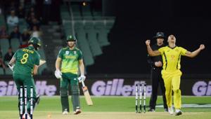 South African batsman Dale Steyn (L) is bowled by Australia's Marcus Stoinis (R) during the second one day international cricket match between Australia and South Africa at the Adelaide Oval.(AFP) South African batsman Dale Steyn (L) is bowled by Australia's Marcus Stoinis (R) during the second one day international cricket match between Australia and South Africa at the Adelaide Oval.(AFP)