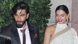 Deepika Padukone and Ranveer Singh leave a party hand-in-hand in 2016.(Twitter) Deepika Padukone and Ranveer Singh leave a party hand-in-hand in 2016.(Twitter)