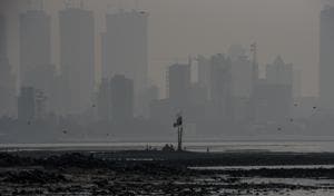 Post Diwali, Mumbai’s air quality improved to ‘moderate’ on Sunday.(HT Photo) Post Diwali, Mumbai’s air quality improved to ‘moderate’ on Sunday.(HT Photo)
