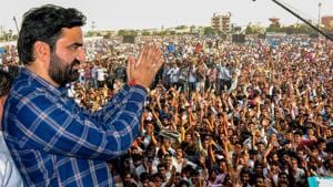 Independent MLA Hanuman Beniwal during 'Kisan Hunkar Rally', in Jaipur on October 29.(PTI File Photo) Independent MLA Hanuman Beniwal during 'Kisan Hunkar Rally', in Jaipur on October 29.(PTI File Photo)