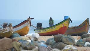 As severe cyclonic storm Gaja heads to Tamil Nadu coast, the weather office has warned fishermen against venturing into the Bay of Bengal until Thursday.(AFP) As severe cyclonic storm Gaja heads to Tamil Nadu coast, the weather office has warned fishermen against venturing into the Bay of Bengal until Thursday.(AFP)