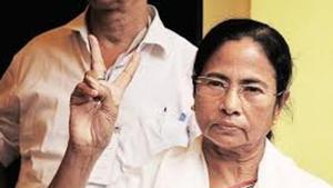 Representatives of a few Bengali cultural organisations from Assam met West Bengal chief minister Mamata Banerjee in Siliguri on November 1 before the Tinsukia killings and requested her to field candidates in all the 14 Lok Sabha seats in the state.(HT Photo) Representatives of a few Bengali cultural organisations from Assam met West Bengal chief minister Mamata Banerjee in Siliguri on November 1 before the Tinsukia killings and requested her to field candidates in all the 14 Lok Sabha seats in the state.(HT Photo)