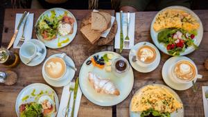 The key to a healthy morning meal is to choose a variety of foods to get a balance of carbohydrates, proteins, fats and other nutrients like vitamins and minerals - along with the much-needed fibre that helps manage blood-sugar levels.(Unsplash) The key to a healthy morning meal is to choose a variety of foods to get a balance of carbohydrates, proteins, fats and other nutrients like vitamins and minerals - along with the much-needed fibre that helps manage blood-sugar levels.(Unsplash)