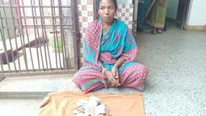 When Minati Munda (pictured) wanted to take her husband’s body back to Keonjhar, hospital authorities allegedly demanded Rs 300 as charges for hiring the hearse, which is usually free under the state government’s Mahaprayan scheme.(HT Photo) When Minati Munda (pictured) wanted to take her husband’s body back to Keonjhar, hospital authorities allegedly demanded Rs 300 as charges for hiring the hearse, which is usually free under the state government’s Mahaprayan scheme.(HT Photo)