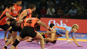 Pro Kabaddi 2018 Live Updates: U Mumba vs Bengaluru Bulls(AP) Pro Kabaddi 2018 Live Updates: U Mumba vs Bengaluru Bulls(AP)