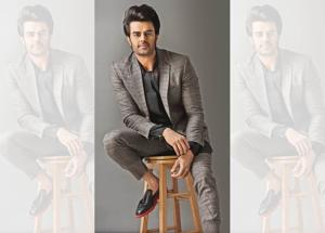 Actor and TV host Maniesh Paul says if he were a woman, he’d marry Al Pacino! (Styling: Pranav Sood; Make-up: Nazir Khan; Hair: Karan Sahotat; Outfit, Nought One by Abhishek Paatni; shoes, Shutiq)(Dabboo Ratnani)