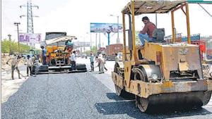 The first phase under the Bharatmala project has an estimated investment outlay of Rs 5.35 lakh crore.(HT File Photo) The first phase under the Bharatmala project has an estimated investment outlay of Rs 5.35 lakh crore.(HT File Photo)