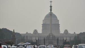 Delhi experienced a misty morning on Thursday with the minimum temperature recorded at 16.2 degrees Celsius.(Raj K Raj/HT PHOTO) Delhi experienced a misty morning on Thursday with the minimum temperature recorded at 16.2 degrees Celsius.(Raj K Raj/HT PHOTO)