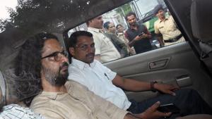 Rona Wilson, arrested for alleged Maoist links in Koregaon Bhima violence, being produced in court in Pune after his arrest in June 2018 (File Photo)(HT Photo) Rona Wilson, arrested for alleged Maoist links in Koregaon Bhima violence, being produced in court in Pune after his arrest in June 2018 (File Photo)(HT Photo)