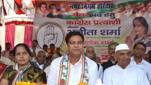 Congress state unit president Pritam Singh (left) during an election campaign meeting in Haridwar.(HT Photo) Congress state unit president Pritam Singh (left) during an election campaign meeting in Haridwar.(HT Photo)