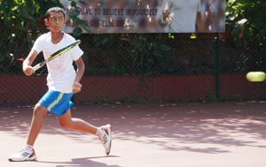 City boy Arnav Paparkar in action at the MSLTA-Yonex Sunrise hotel ravine super series under-12 tennis tournament at hotel ravine tennis courts on Friday.(HT/PHOTO) City boy Arnav Paparkar in action at the MSLTA-Yonex Sunrise hotel ravine super series under-12 tennis tournament at hotel ravine tennis courts on Friday.(HT/PHOTO)