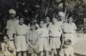 A rare class photo shows Farrokh Bulsara (at right, kneeling) at St Peter’s School in Panchgani in the ’50s. ‘He was already good at piano,’ says classmate Ajay Goyal (in dark shirt).(Photo courtesy Ajay Goyal) A rare class photo shows Farrokh Bulsara (at right, kneeling) at St Peter’s School in Panchgani in the ’50s. ‘He was already good at piano,’ says classmate Ajay Goyal (in dark shirt).(Photo courtesy Ajay Goyal)