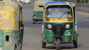 A 21-year-old dancer was arrested from southeast Delhi for allegedly snatching money from an auto driver to splurge on his girlfriends, police said Thursday.(Representative Image/HT File Photo) A 21-year-old dancer was arrested from southeast Delhi for allegedly snatching money from an auto driver to splurge on his girlfriends, police said Thursday.(Representative Image/HT File Photo)