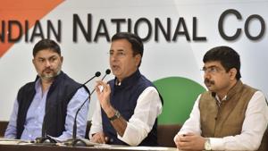 Congress spokesperson Randeep Singh Surjewala said on Saturday that former defence minister and current Goa chief minister Manohar Parrikar, knows a “whole lot of things” about the controversial Rafale fighter jet deal.(Sonu Mehta/HT PHOTO) Congress spokesperson Randeep Singh Surjewala said on Saturday that former defence minister and current Goa chief minister Manohar Parrikar, knows a “whole lot of things” about the controversial Rafale fighter jet deal.(Sonu Mehta/HT PHOTO)