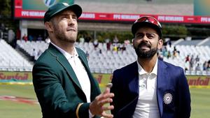 South Africa's captain Faf du Plessis (L) and India's captain Virat Kohli toss the coin.(AFP) South Africa's captain Faf du Plessis (L) and India's captain Virat Kohli toss the coin.(AFP)