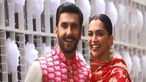 Deepika Padukone and Ranveer Singh photographed at his residence on their arrival in Mumbai.(ANI) Deepika Padukone and Ranveer Singh photographed at his residence on their arrival in Mumbai.(ANI)